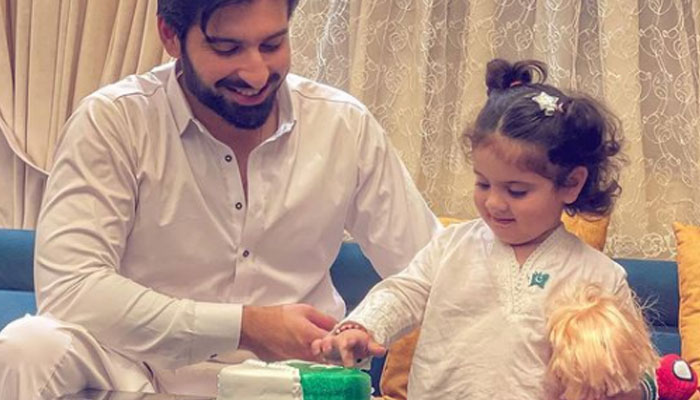 Muneeb Butt, Aiman Khans munchkin Amal cuts cake for Pakistan on Independence Day