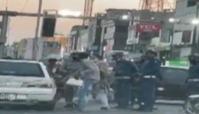 Screengrab from the video of the incident shared by Geo News.