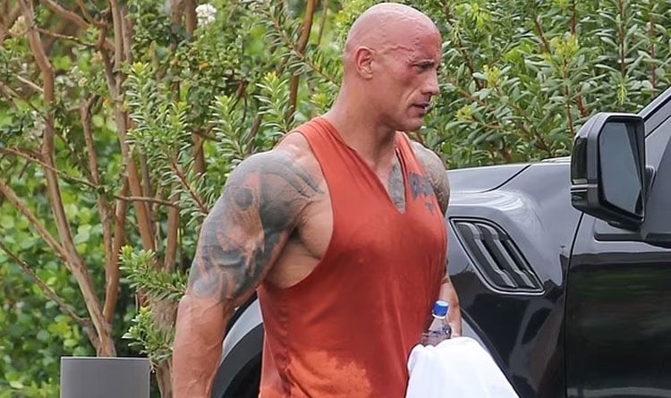 Dwayne Johnson amazes fans as he shows off his incredible physique