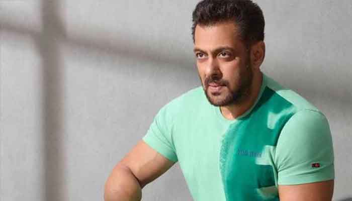 Salman Khan completes 33 years in Bollywood