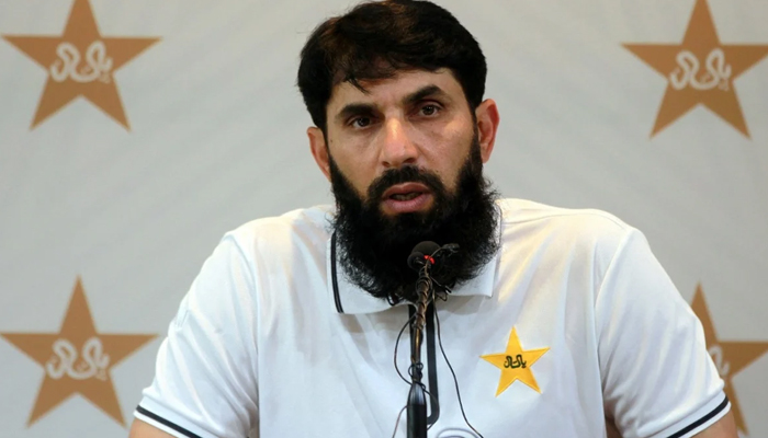 Misbah-ul-Haq addresses a press conference in Lahore. — PCB/File