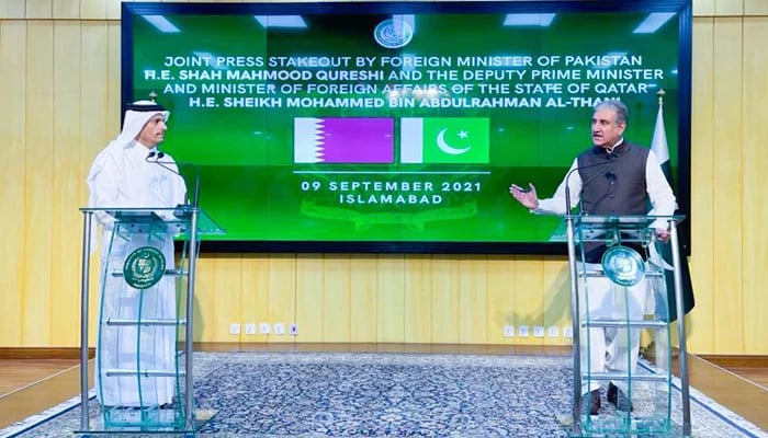 Foreign Minister Shah Mahmood Qureshi (right) and Qatars Foreign Minister Sheikh Mohammed bin Abdulrahman Al Thani addressing a joint press conference in Islamabad, on September 9, 2021. — PID