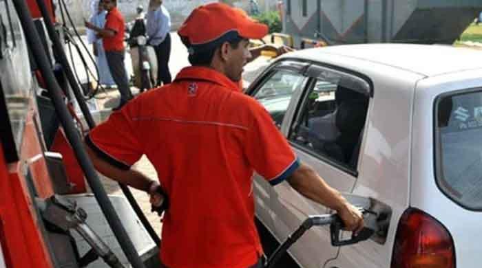 Price of petrol in Pakistan goes up by Rs5