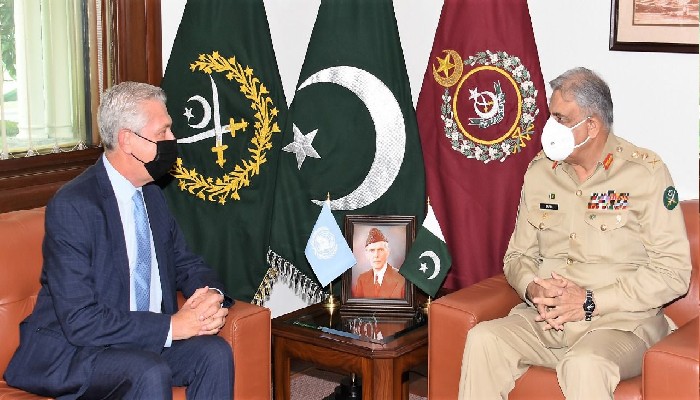 United Nations High Commissioner for Refugees (UNHCR) Filippo Grandi (L) called on Chief of Army Staff General Qamar Javed Bajwa (R) at the GHQ on Thursday, September 16, 2021. Photo: ISPR.