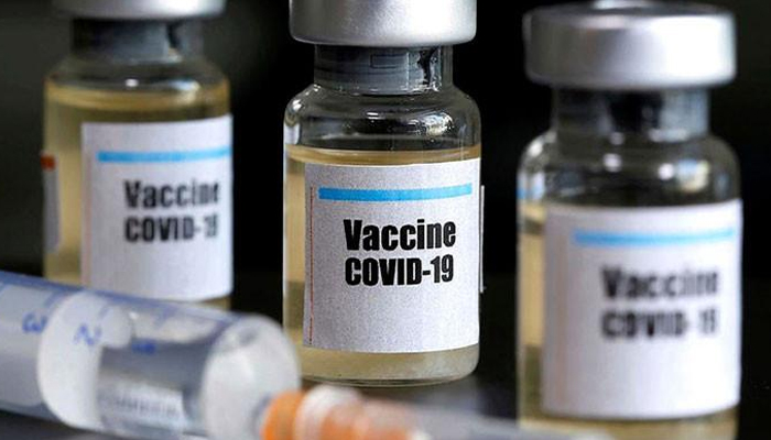 Sindh govt decided to arrest unvaccinated people after NCOC issued fresh directives to expedite COVID-19 vaccination in the country. — AFP/File