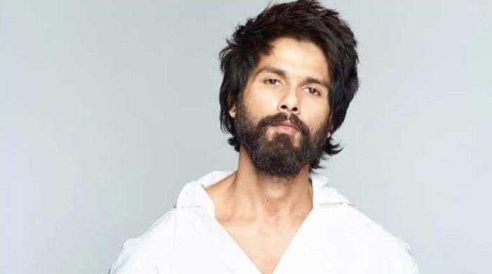 Shahid Kapoor gives peek into his ‘working Sunday’: See Photo 