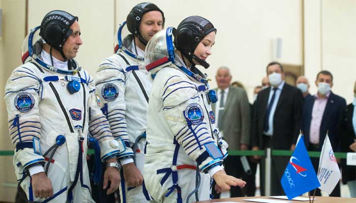 Russian actress, director blast off to film first movie in space