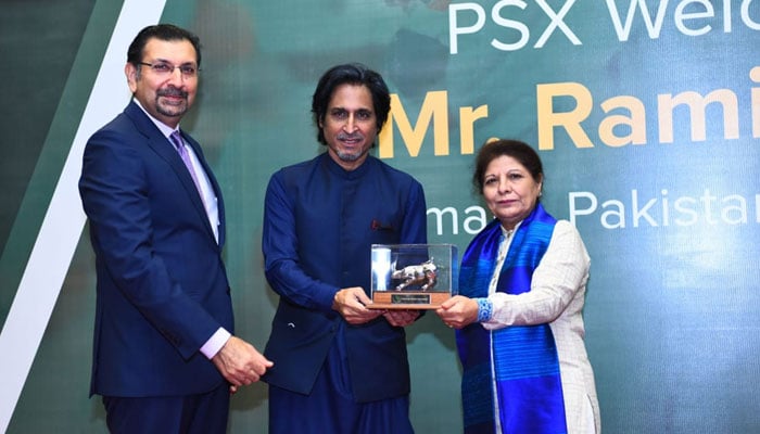 In a first, PSX holds gong ceremony to honour PCB chief