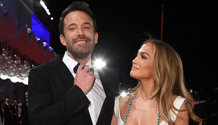 Jennifer Lopez accompanies Ben Affleck to New York City premiere