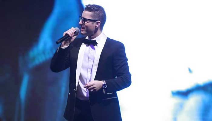 Akcent announces to spend holidays in Pakistan, fans welcome singer