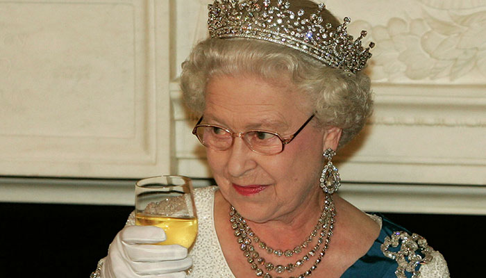Queen becomes more mindful as she gives up alcohol for health