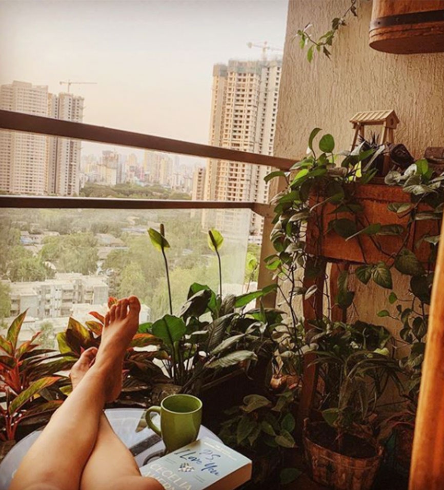 Taapsee Pannu gives fans a sneak peek into her artistic ‘foresty green’ balcony