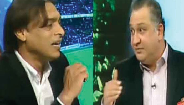 Shoaib Akhtar (R) and Dr Nauman Niaz (L).