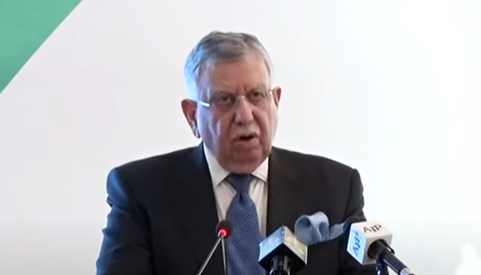 Advisor to the Prime Minister on Finance and Revenue Shaukat Tarin speaking during an occasion in Islamabad on November 1, 2021. — YouTube/HumNewsLive