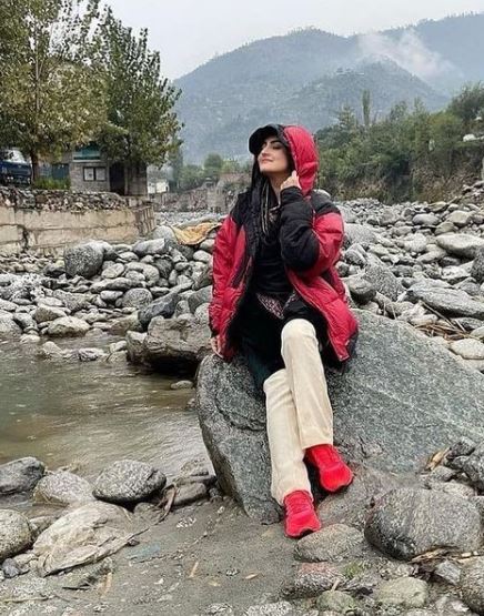 Hiba Bukhari shares ethereal pictures from her trip up North