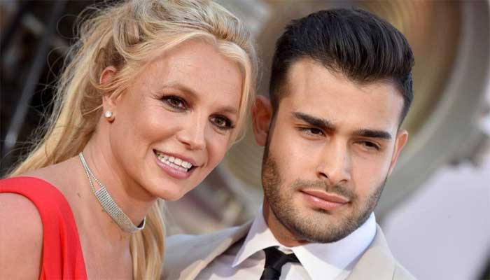 Tunangan Britney Spears, Sam Asghari, merayakan 'kebebasannya'