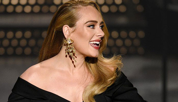 Adele mengungkapkan kemarahannya atas reaksi orang-orang terhadap penurunan berat badannya