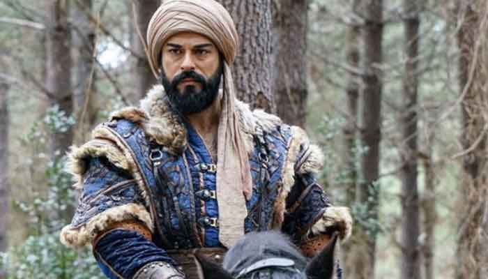 Kurulus:Bintang Osman Burak zçivik dituduh menghina empat orang di lokasi syuting serial TV