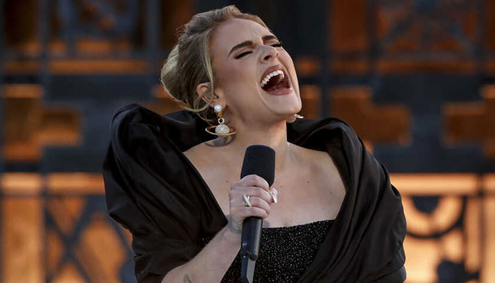 Adele tugs at heartstrings with emotional performance of ‘To Be Loved’