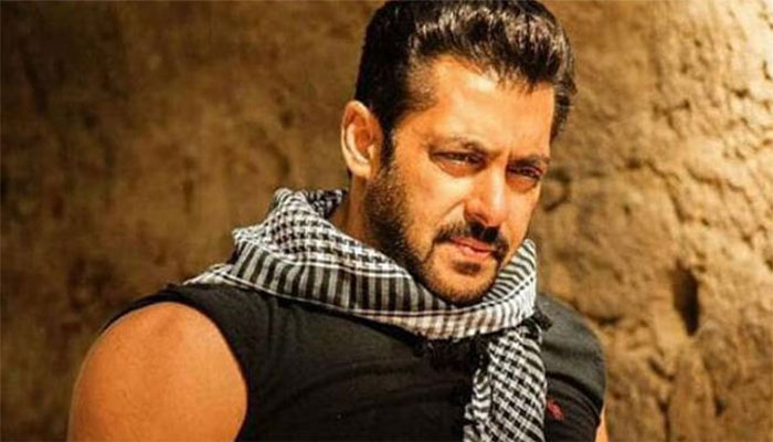 Salman Khan welcomes uninvited guests