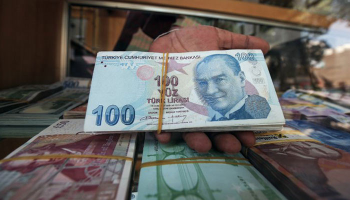 Lira Turki mencapai rekor terendah karena bank sentral memangkas suku bunga