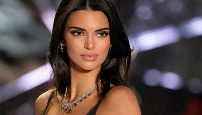 Kendall Jenner sends ‘virtual hug’ to fans as she reaches 200m Instagram followers