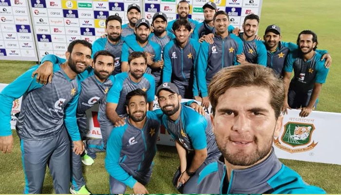 Pakistan cricket team posing for a selfie after win against Bangladesh on Monday, November 22.