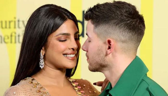 Priyanka Chopra leaves audience in stitches as she mocks her hubby Nick Jonas: Video