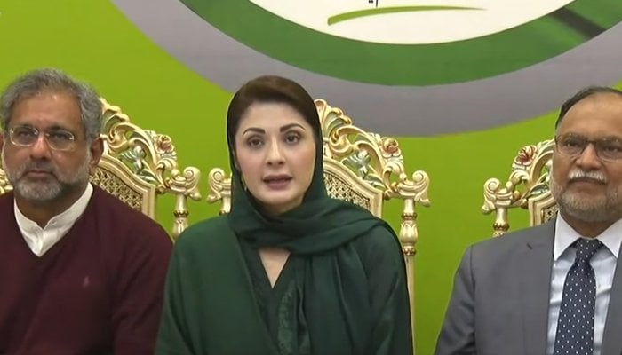 PML-N Vice President Maryam Nawaz (centre) along with other PML-N leaders addresses a press conference in Islamabad, on November 24, 2021. — YouTube/HumNewsLive