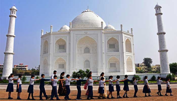 Man builds Taj Mahal replica home for wife in India