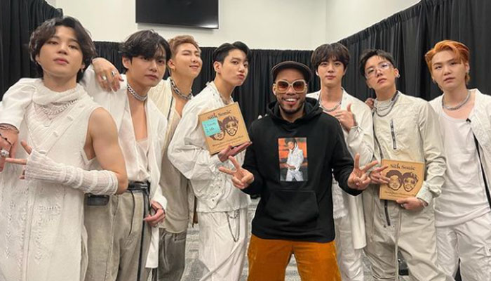 BTS meets Anderson .Paak after successfully wrapping day 1 of PTD on stage concerts
