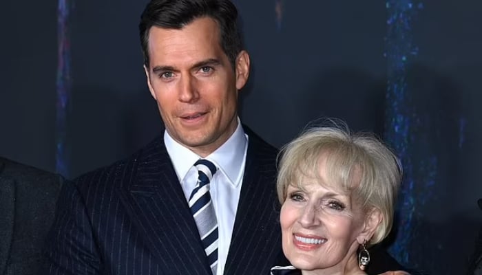 Henry Cavill was joined by his mother, two brothers and his dog at the red carpet