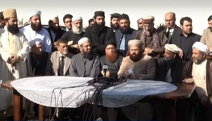 The countrys top religious scholars, holding a press conference outside the Sri Lankan High Commission, in Islamabad, on December 7. 2021. — Geo News