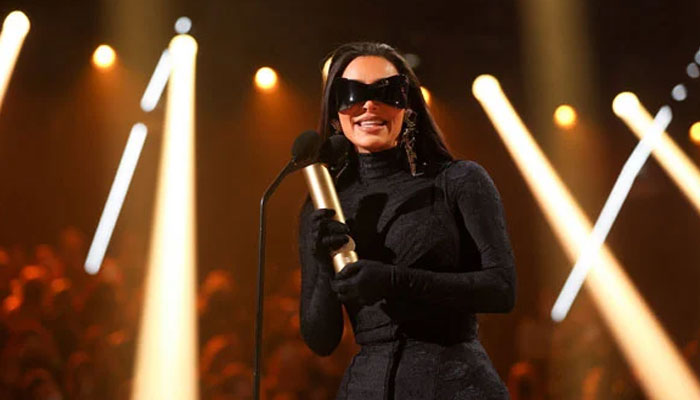 Kim Kardashian thankful for Kanye West amid Fashion nod at 2021 Peoples Choice Awards