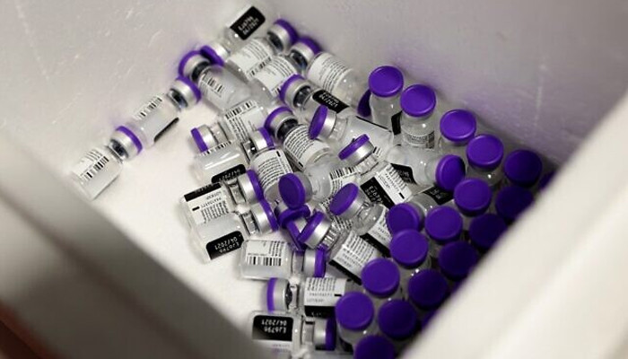 Pfizer/BioNTech mengatakan tiga dosis ‘efektif’ melawan Omicron