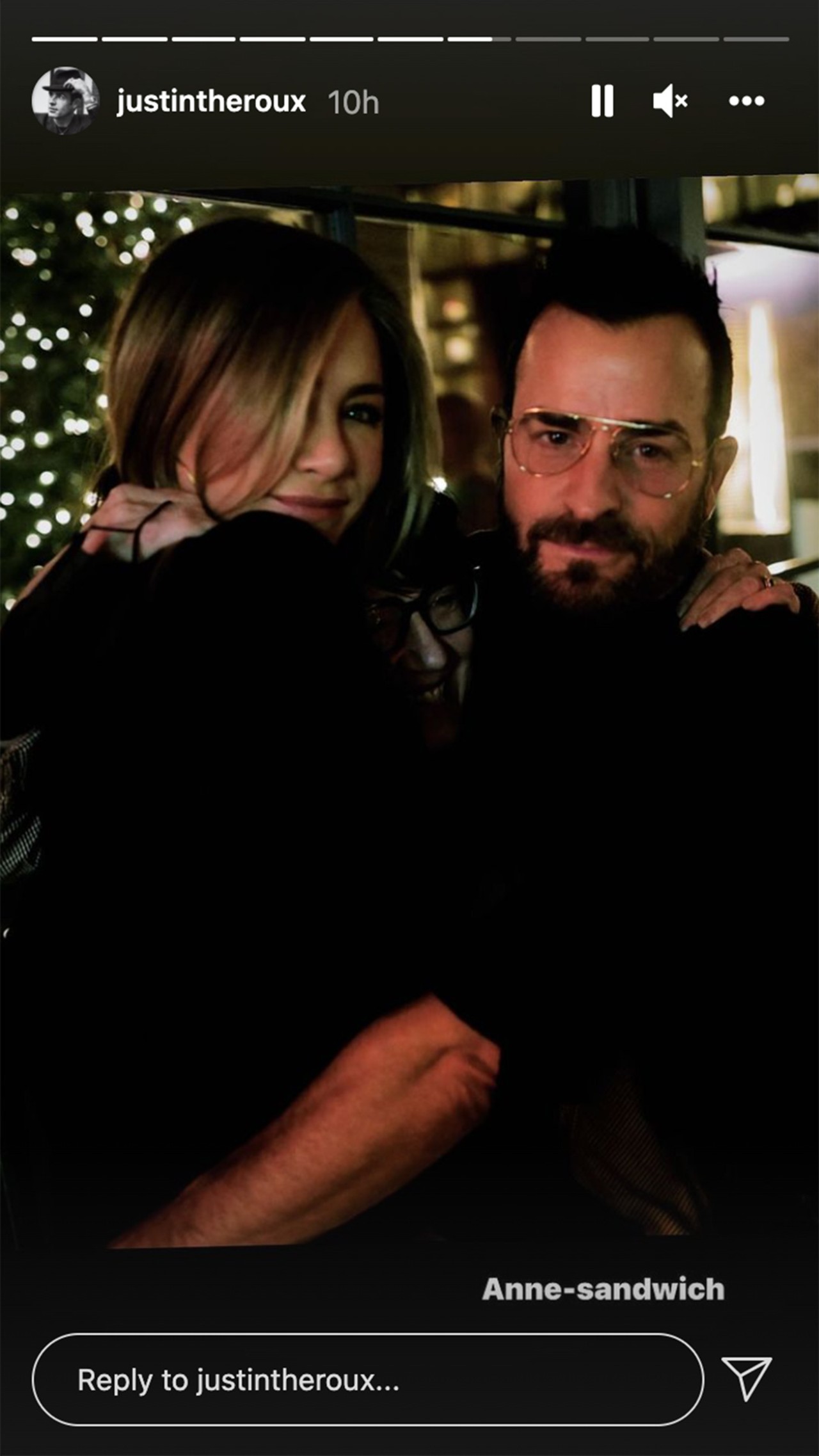 Jennifer Aniston gets cozy with ex-husband Justin Theroux post reunion