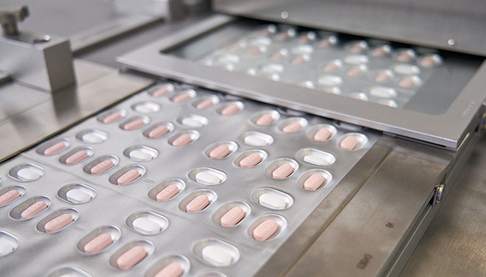Pfizer mengatakan pil COVID-19 secara drastis mengurangi penyakit parah