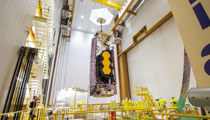 Teleskop luar angkasa James Webb akan diluncurkan ke luar angkasa pada 24 Desember