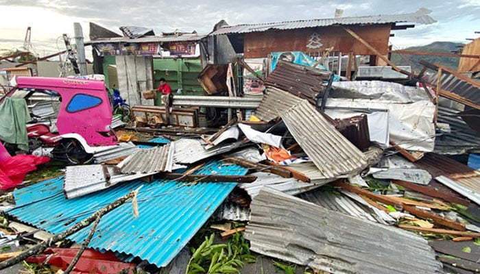 Death toll from typhoon in Philippines surpasses 200 thumbnail