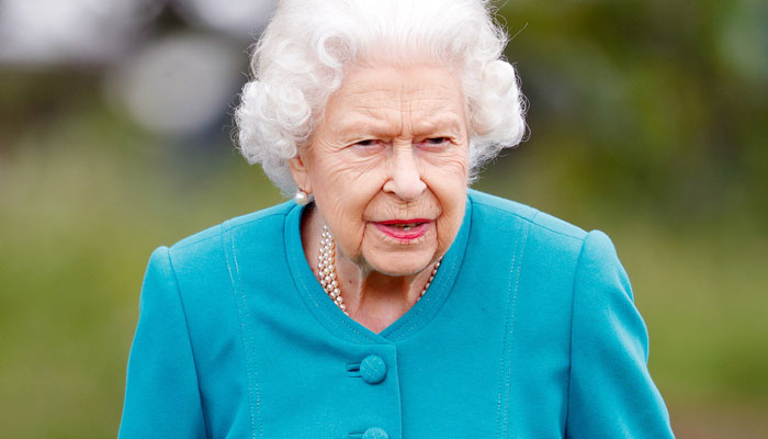 Ratu Elizabeth berlari di menit terakhir untuk ‘menyelamatkan’ Natal: lapor
