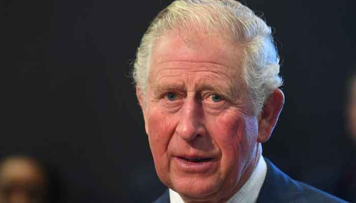 Pangeran Charles memberikan sumbangan untuk anak-anak di Afghanistan