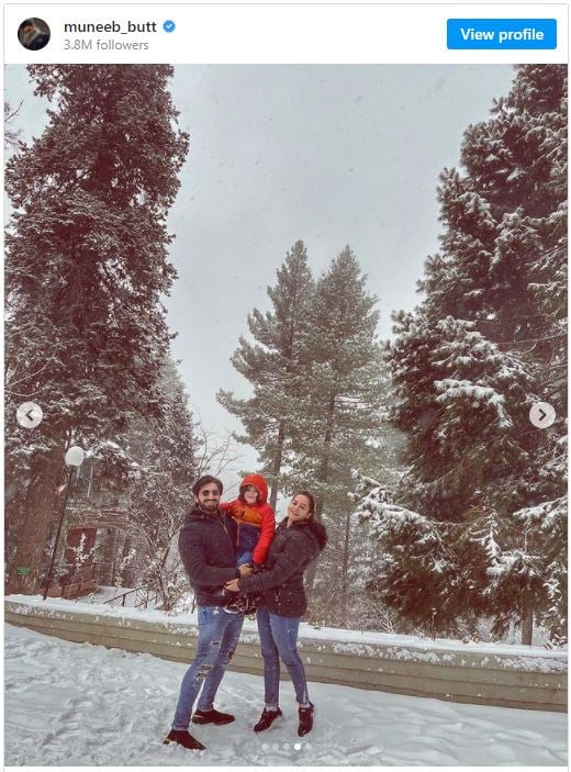 Aiman Khan, daughter Amal enjoy snowfall in Northern areas: See Photos