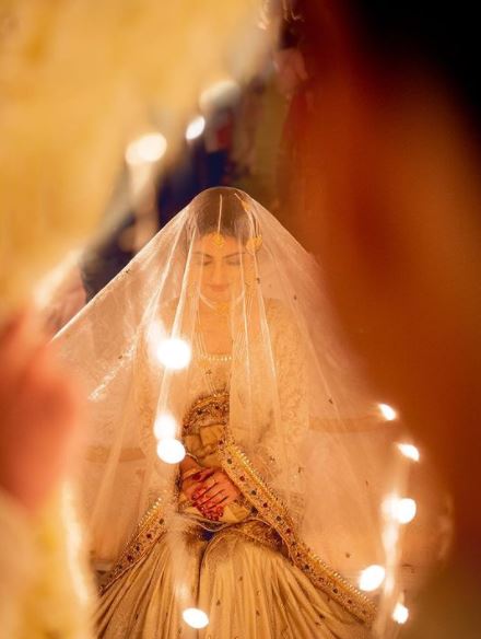 Hiba Bukhari makes traditional Nikkah bride for Arez Ahmed