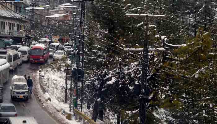 An eye-catching view of a snow-covered area during the heavy snowfall of winter season, which more decreases the temperature below in minus degree Celsius, in Murree on Wednesday, January 05, 2022. -PPI