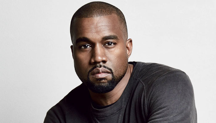 Kanye West ‘cukup putus asa’ untuk menggunakan romansa dengan Julia Fox untuk ‘menguasai Kim’