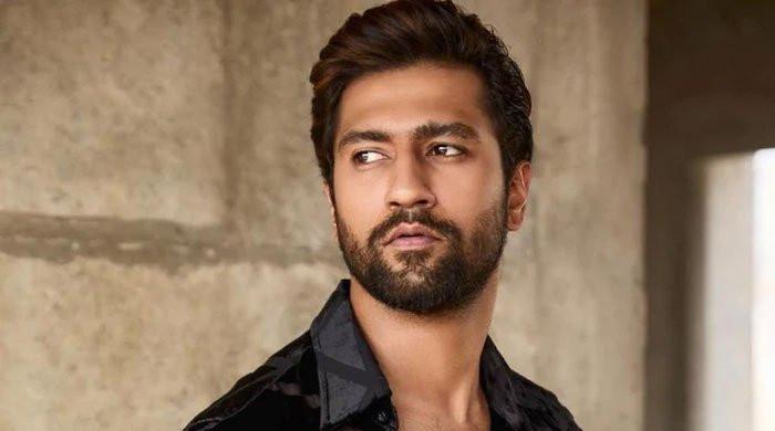 Vicky Kaushal flaunts his muscles in new post-workout pic: See