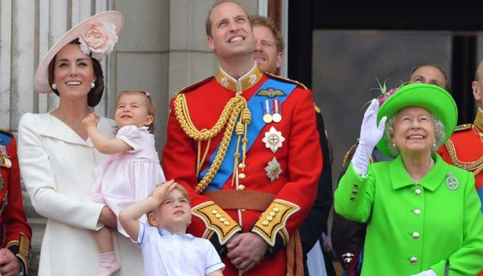 Kate Middleton sangat menyukai foto-foto manis Ratu Elizabeth bersamanya