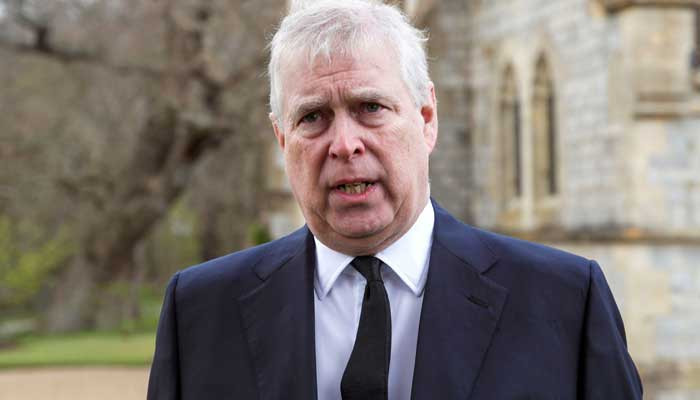 Prince Andrew gave Queen Elizabeth little choice, forces her to defend Crown 'at all costs'