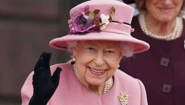 Queen Elizabeth to mark her jubilee at home in February