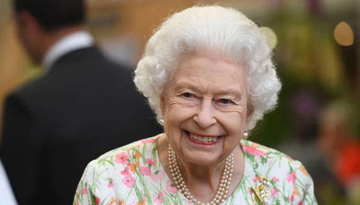 Ratu untuk menandai Hari Aksesi bersama keluarga di Sandringham